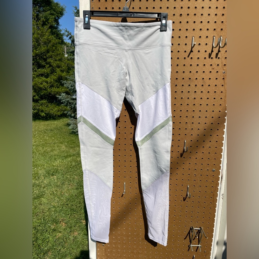White/green/gray medium woman’s alo yoga leggings full length high waist